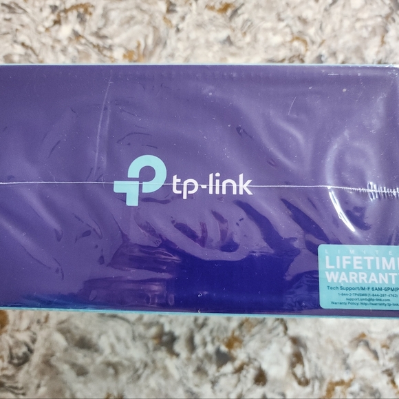 NEW tp-link 5-Port Gigabit Ethernet Desktop Switch TL-SG105 w/AC, Unopened Box - Picture 2 of 5